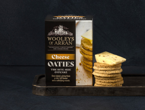 <p>Wooleys of Arran<br>Cheese Oaties (190g)</p>